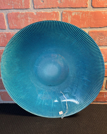 ROUND UNIQUE, RIBBED GLASS, BLUE/SILVER UNDER COATING