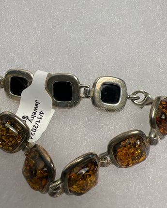 BRACELET SILVER WITH SQUARE AMBER SETS