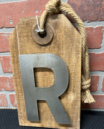 WOOD SIGN WITH LETTER "R" AND ROPE HANGER