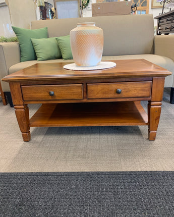 COFFEE TABLE MAPLE WITH 2 DRAWERS AND ONE SHELF