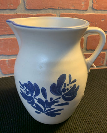PALTZGRAFF BLUE & GRAY PITCHER WITH BLUE RIM     kw