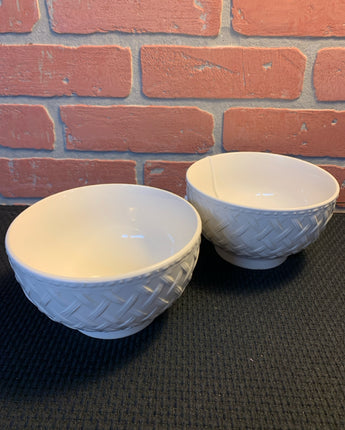 STRAWBERRY 10 WHITE BOWL WITH BASKET WEAVE EMBOSSING