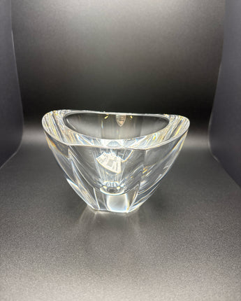 ORREFORS SWEDISH CRYSTAL OBLONG W/ SMOOTH SIDES HIGH/LOW RIM