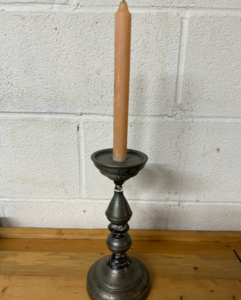 PEWTER DISTRESSED LOOK ROUND CANDLE HOLDER WITH CANDLE