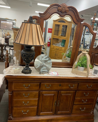 DRESSER WITH MIRROR 10 DRAWERS 2 DOORS STAINED BROWN GOLD HARDWARE