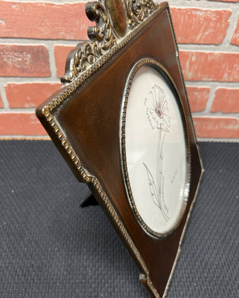 TRADITIONS VINTAGE OVAL ORNATE PICTURE FRAME 8X10