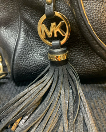 MICHAEL KORS MACKENZIE BLACK PEBBLE LEATHER SATCHEL