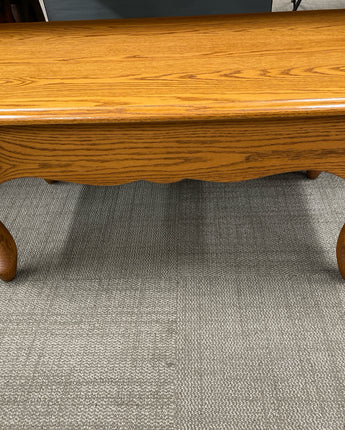 RECTANBLE SOLID OAK AMISH MADE QUEEN ANN LEGS