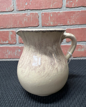 VINTAGE DeSILVA ITALIAN POTTERY BEIGE & BROWN FEATHERING  PITCHER 5"X4"X6"