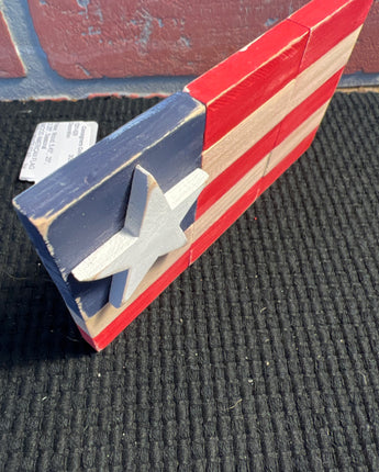 WOOD AMERICAN FLAG WITH WHITE STAR