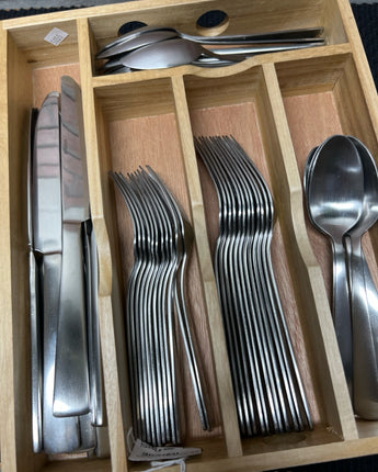ONEIDA 60 PIECE STAINLESS FLATWARE WITH WOOD HOLDER