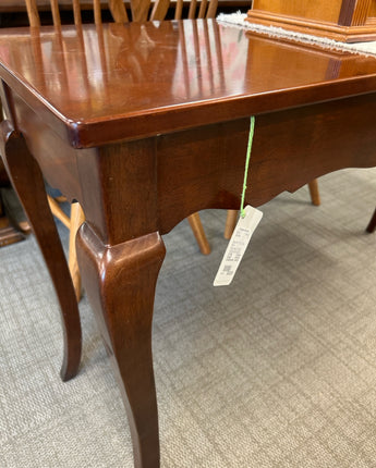 SOFA TABLE STAINED CHERRY WITH QUEEN ANNE LEGS