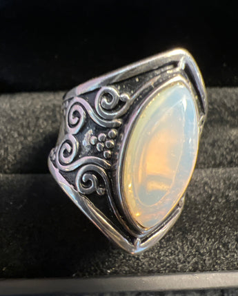 RING VINTAGE .925 OPAQUE STONE