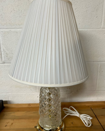 ETCHED & DIAMOND CUT DUAL LIGHTING ROUND BASE WHITE LINEN SHADE