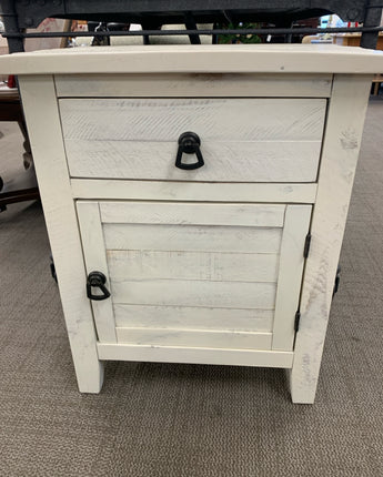 NIGHTSTAND CREAM WITH BLACK HARDWARE 1 DRAWER, 1 DOOR