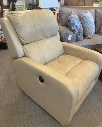 RECLINER ELECTRIC LEATHER CARMEL IN COLOR