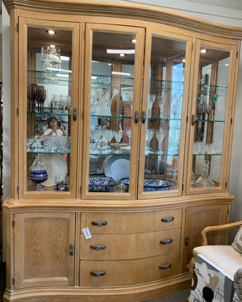 LEXINGTON, BLONDE OAK WOOD, CHINA CABINET, BASE/ 2 DOORS, 3 DRAWERS w/ GLASS TOP