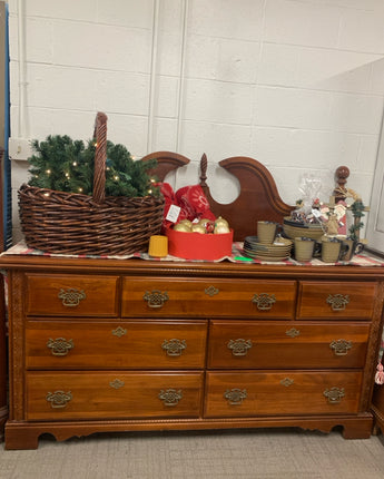 DRESSER 7 DRAWERS GOLD HARDWARE BROWN STAIN