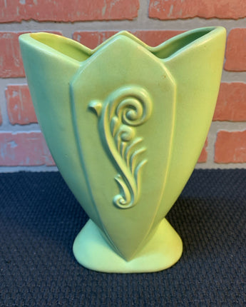 VINTAGE LIME GREEN CIRCU 1930'S TULIP SHAPE VASE 8"X3"X5.5"