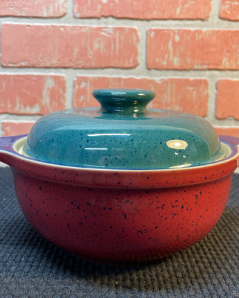 DENBY HARLEQUIN STONEWARE 1 QT CASSEROLE BURGUNDY NAVY & GREEN 5"X7"X8.5"