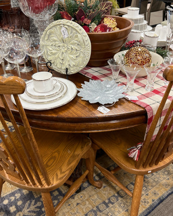 OAK CHAIRS,6 DINING  w/ KEY BACK DETAIL, 4 STANDARD and 2 ARM RESTS CHAIRS