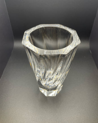 ORREFORS SWEDISH CRYSTAL HEXAGON SHAPE VASE W/SLIGHT SWIRL SIDES