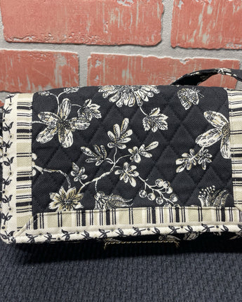 VINTAGE QUILTED KEEPERS BLACK WITH CREAM FLORAL 6"X10.5"