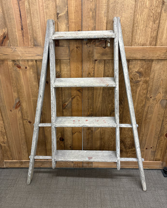 FARMHOUSE LADDER A SHAPED 4 RUNGS 39"H X 18"W