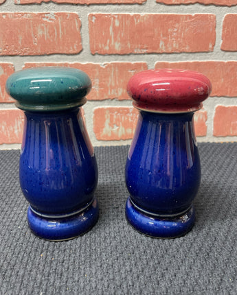 DENBY HARLEQUIN STONEWARE SALT & PEPPER BURGUNDY NAVY & GREEN 5.5"X3"X3"