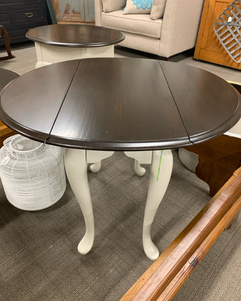 PAINTED SOLID OAK OVAL END TABLE, DROP LEAF, GEL DARK STAINED TOP, WHITE BOTTOM