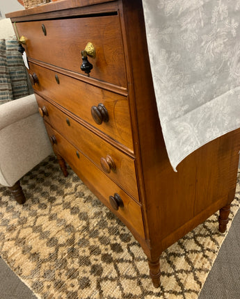 SOLID MAPLE, NEW ENGLAND CHEST, 4 DRAWERS, GOLD and BLACK DANGLE PULLS