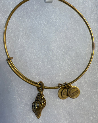 BRACELET ALEX & ANI GOLD 3 SMALL CHARMS & 1 SHELL CHARM