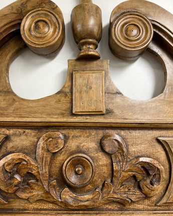 WALL SCROLL WOOD WITH ORNATE DETAIL